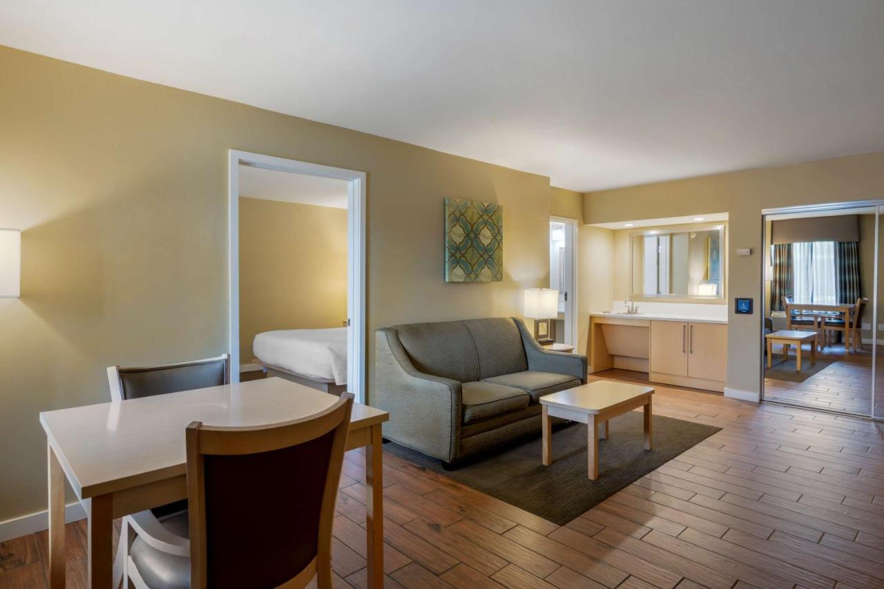 Best Western Plus South Coast Inn Goleta Buitenkant foto